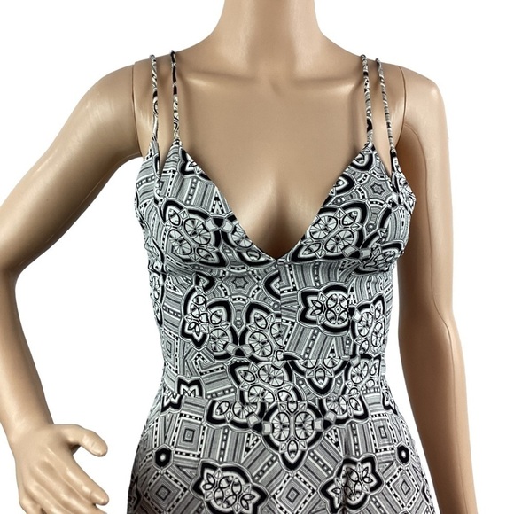 NBD x The Naven Twins Party Girl Fit & Flare Dress Size XS Black Mod Print Mini - Picture 2 of 8